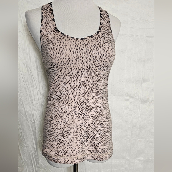 Like new LULULEMON DANCE TO YOGA TANK US 4 - Picture 7 of 17